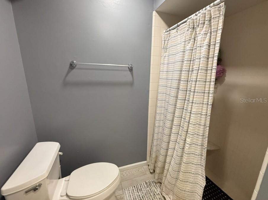 VALENCIA GARDEN - Residential Lease