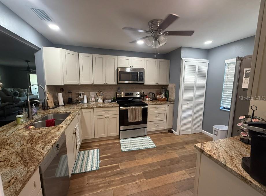 VALENCIA GARDEN - Residential Lease
