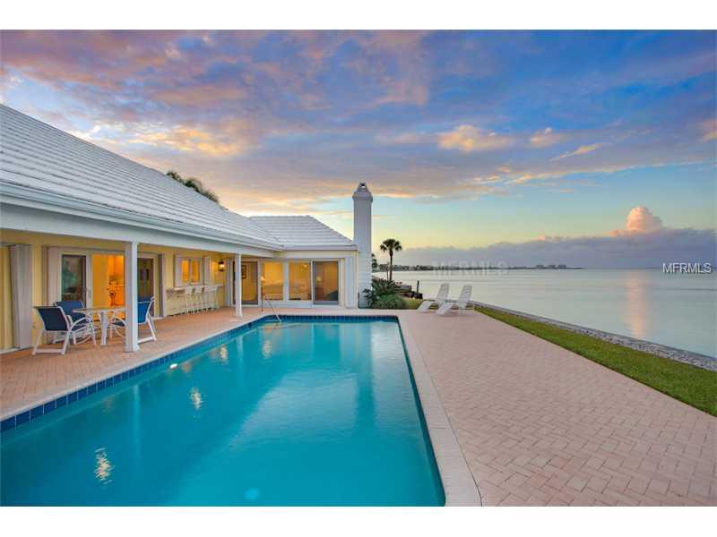 COUNTRY CLUB SHORES - Residential
