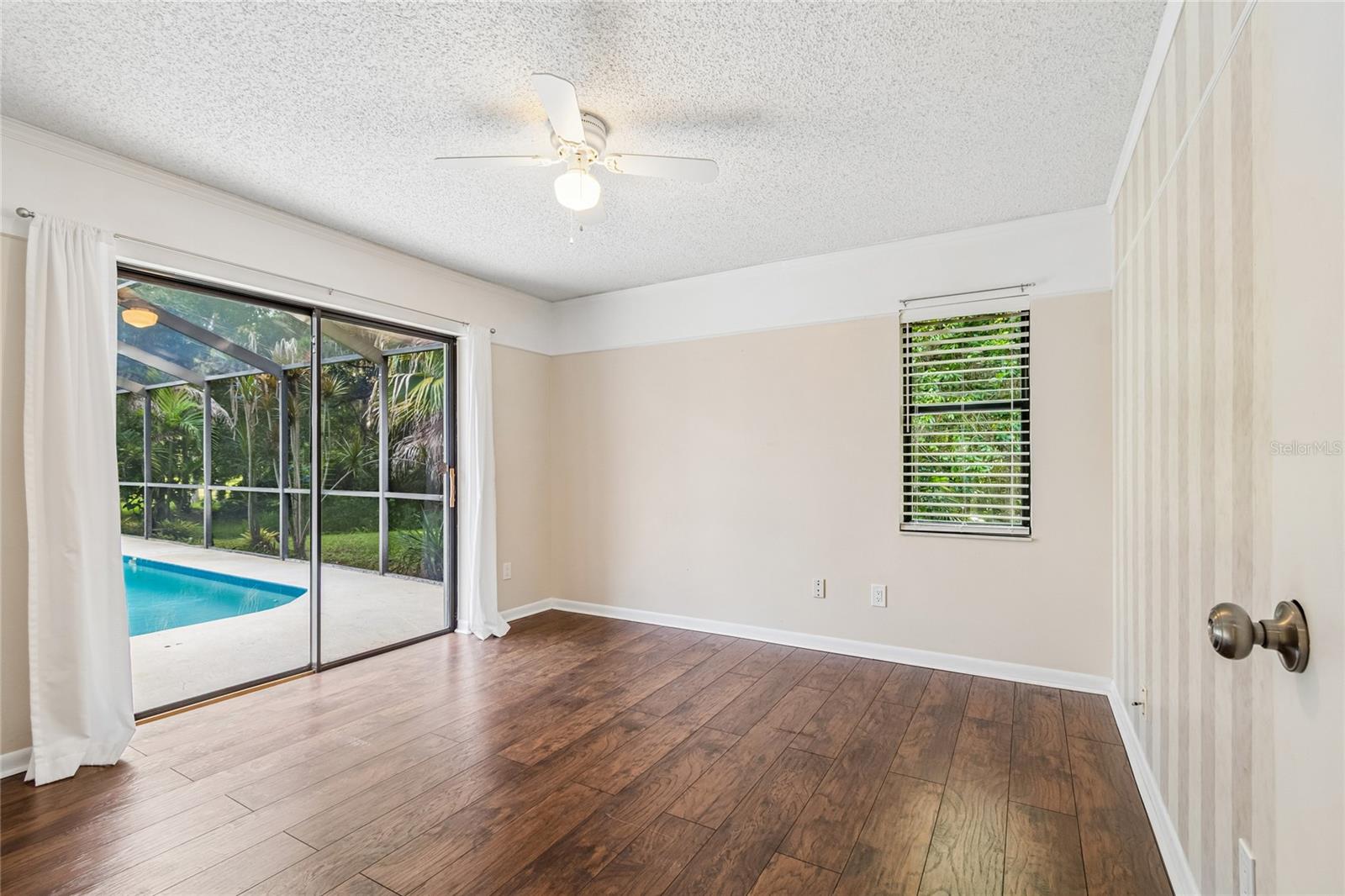 SHADOWLAKE VILLAGE AT WOODFIELD - Residential