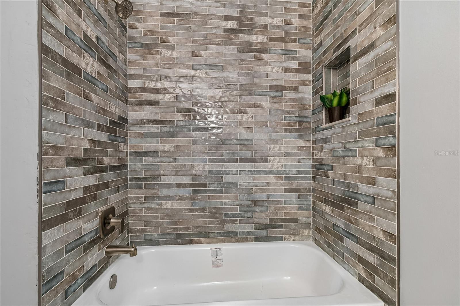SHADOWLAKE VILLAGE AT WOODFIELD - Residential