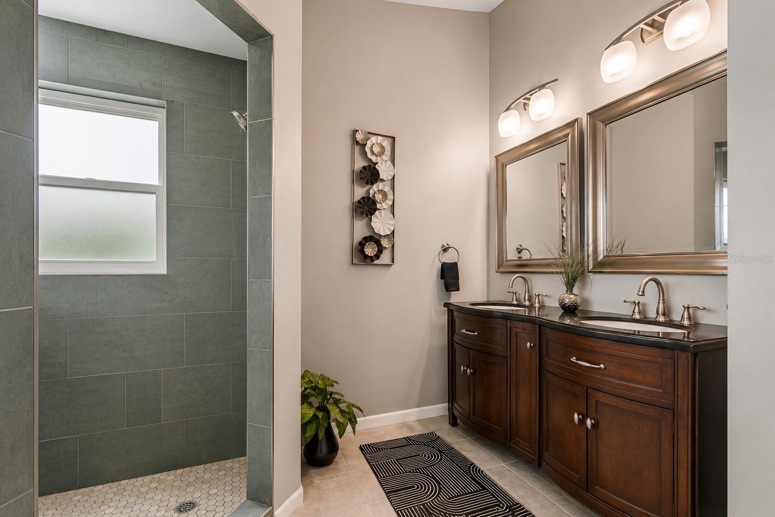 SHADOWLAKE VILLAGE AT WOODFIELD - Residential