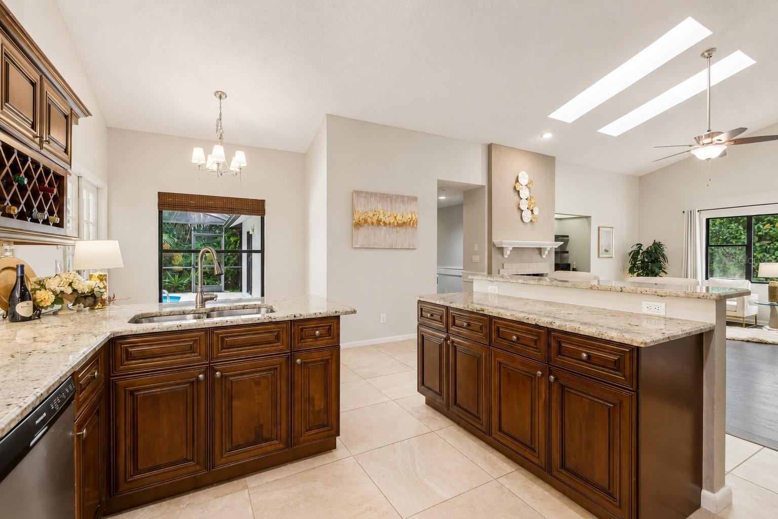 SHADOWLAKE VILLAGE AT WOODFIELD - Residential