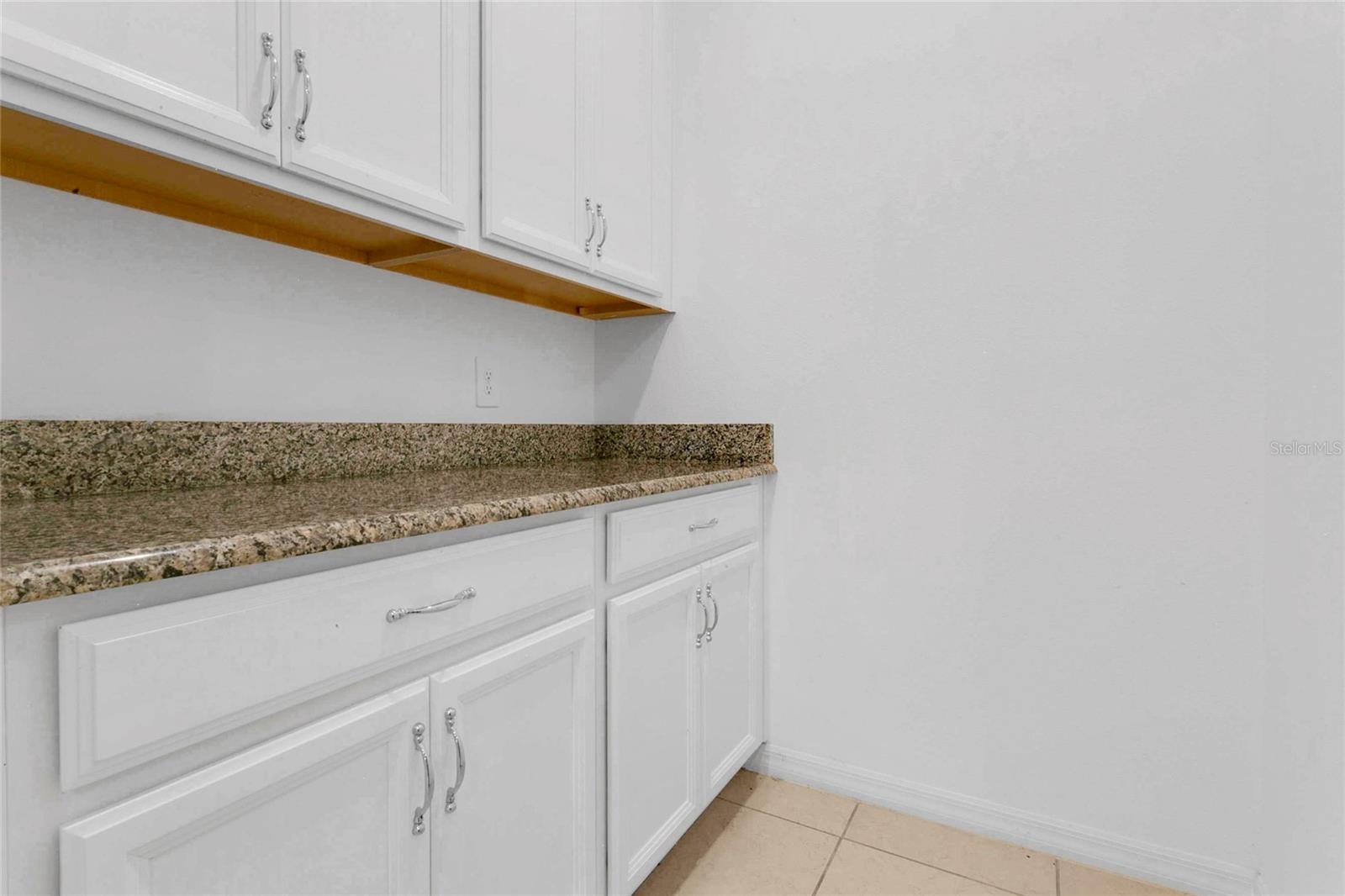 LAKESIDE PH 2 - Residential Lease