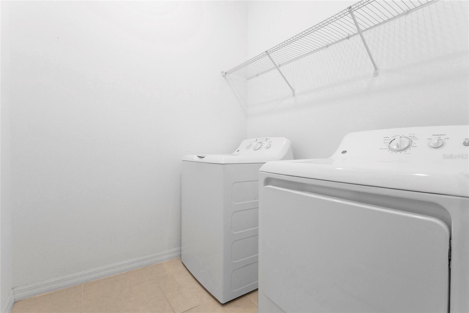 LAKESIDE PH 2 - Residential Lease