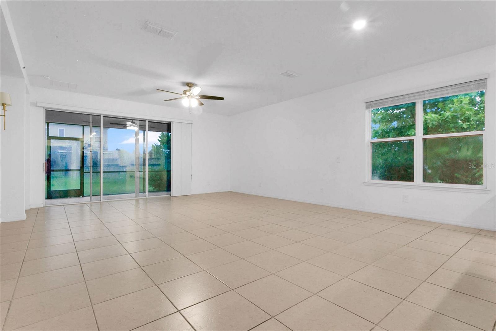 LAKESIDE PH 2 - Residential Lease