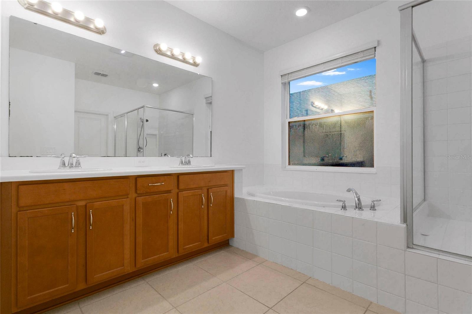 LAKESIDE PH 2 - Residential Lease