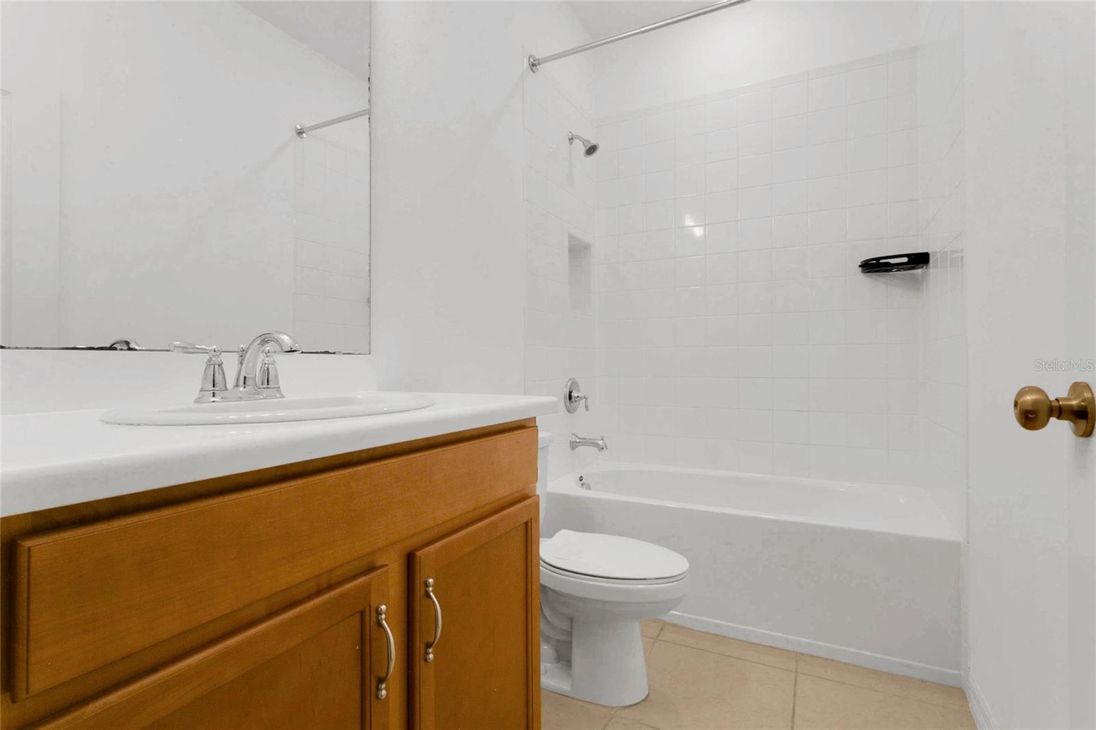 LAKESIDE PH 2 - Residential Lease