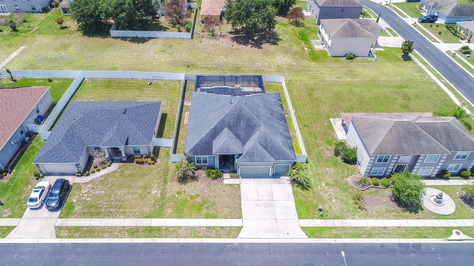 COUNTRY CLUB ESTATES - Residential