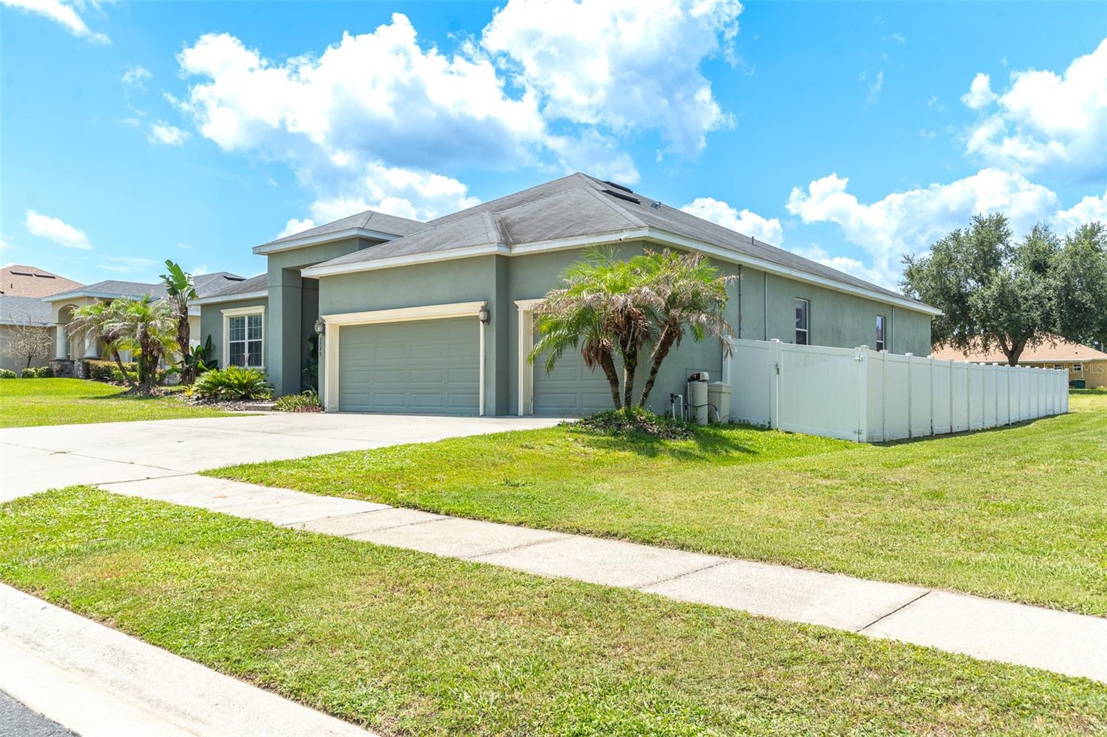 COUNTRY CLUB ESTATES - Residential