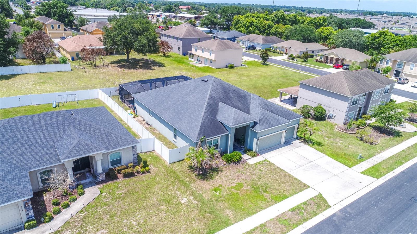 COUNTRY CLUB ESTATES - Residential