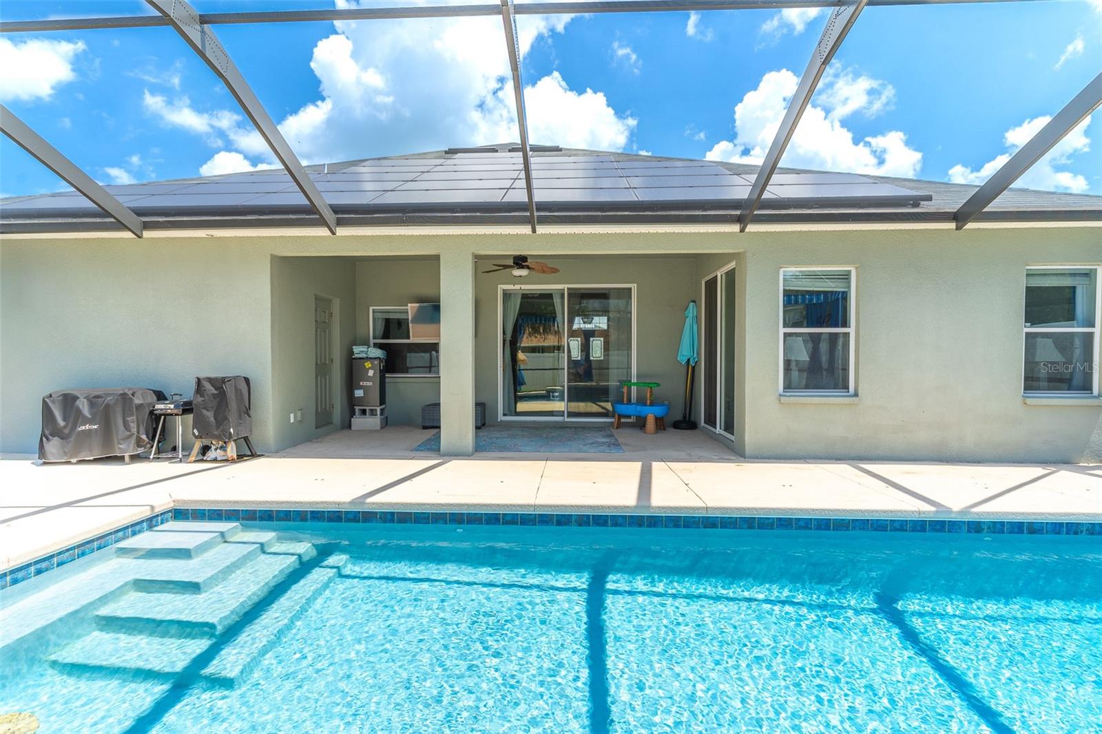 COUNTRY CLUB ESTATES - Residential