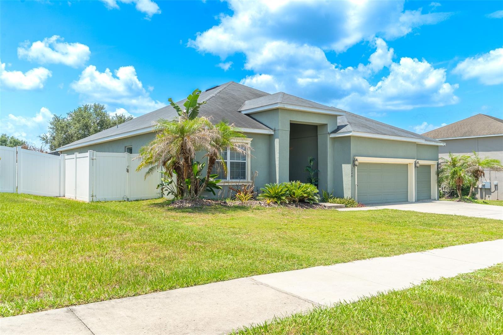 COUNTRY CLUB ESTATES - Residential
