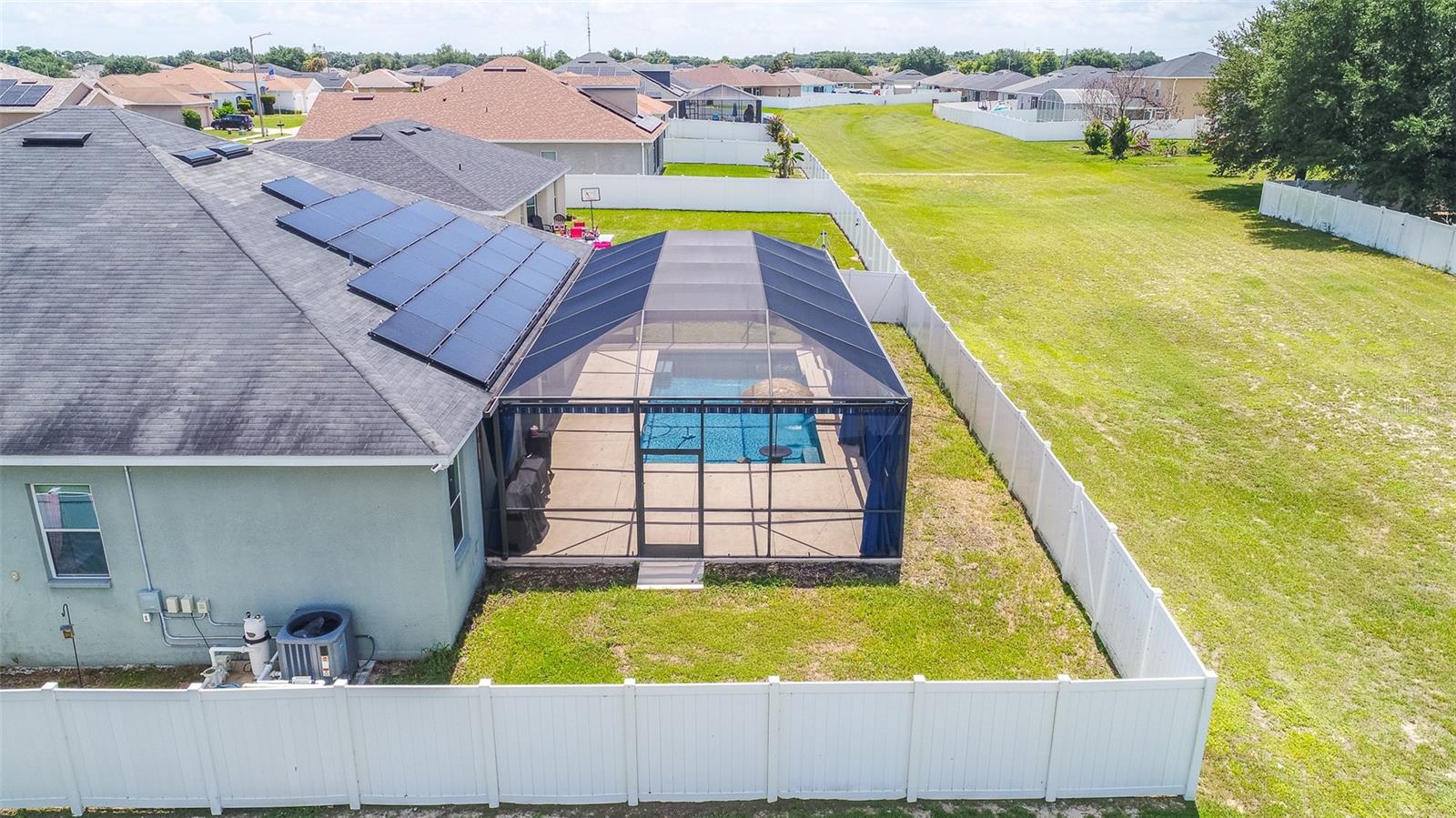 COUNTRY CLUB ESTATES - Residential