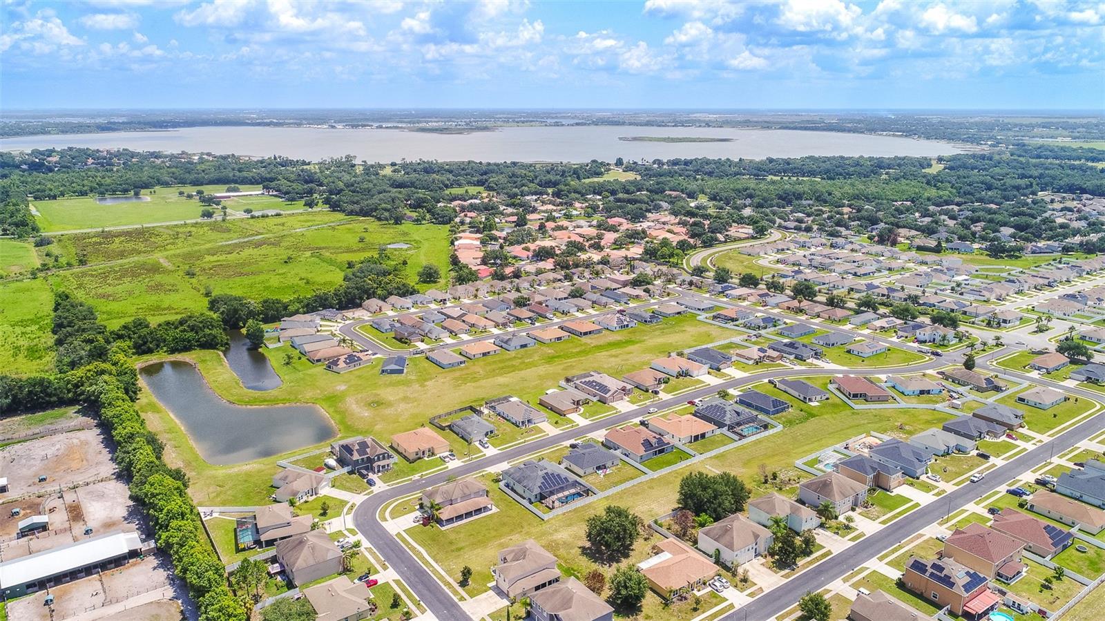 COUNTRY CLUB ESTATES - Residential