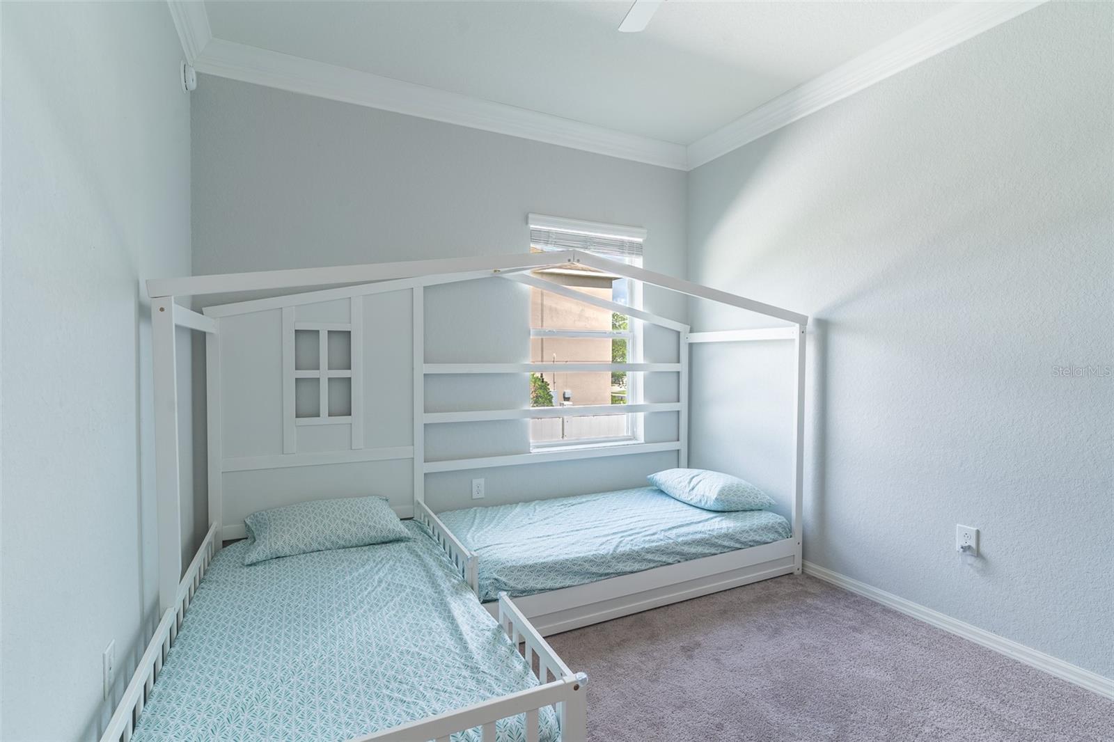 COUNTRY CLUB ESTATES - Residential