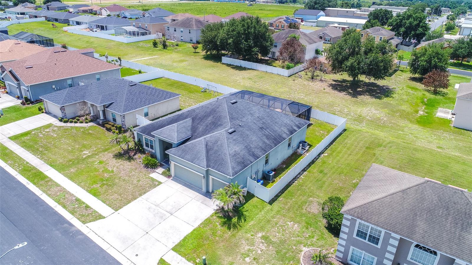 COUNTRY CLUB ESTATES - Residential