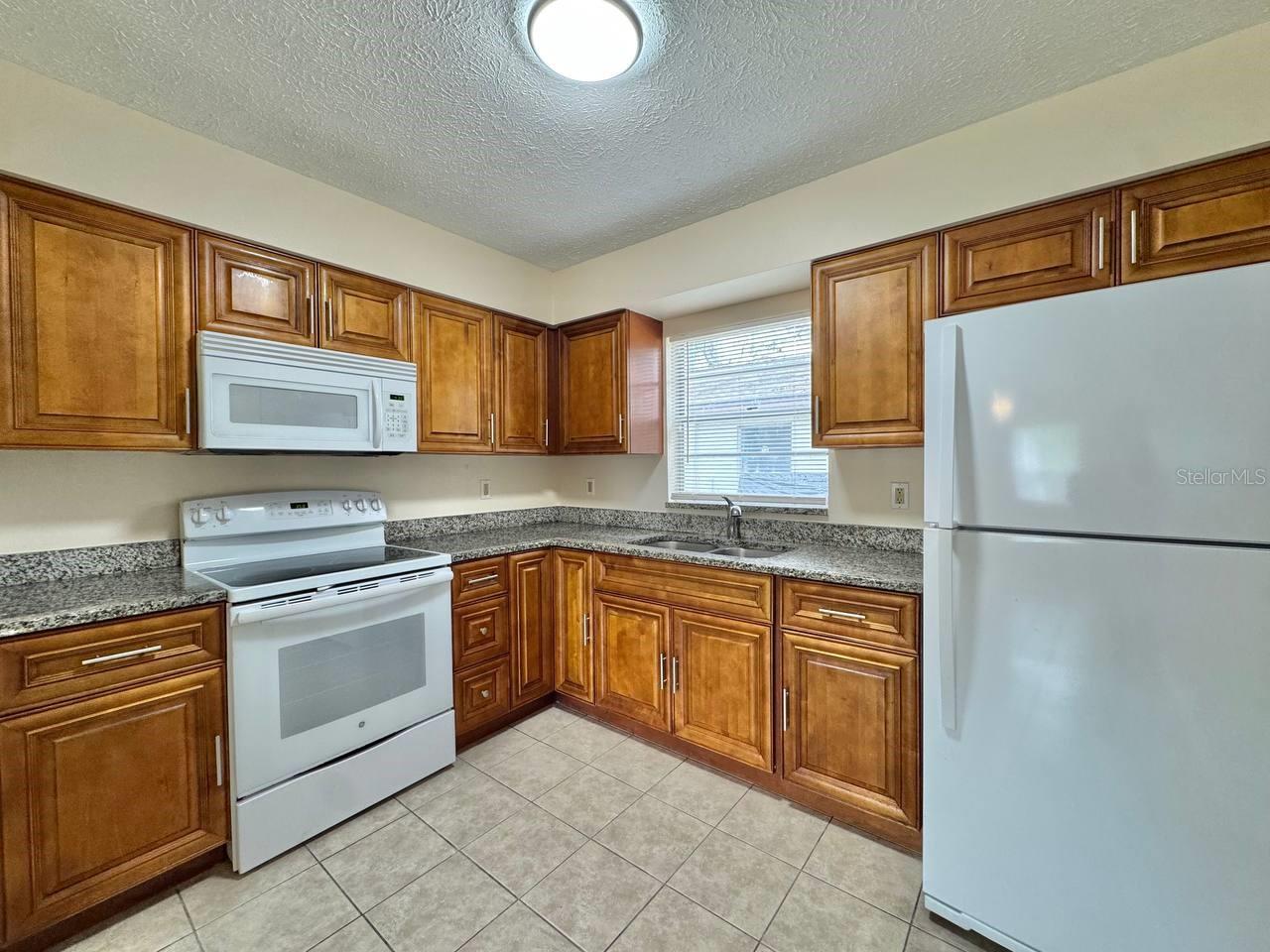 CASTLE HEIGHTS 1ST ADD - Residential Lease
