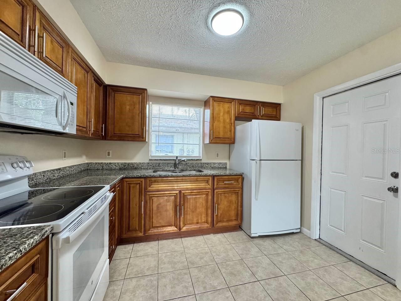CASTLE HEIGHTS 1ST ADD - Residential Lease