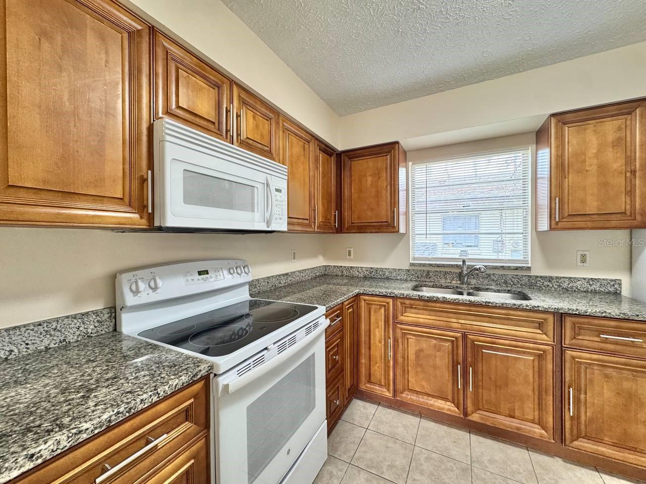 CASTLE HEIGHTS 1ST ADD - Residential Lease