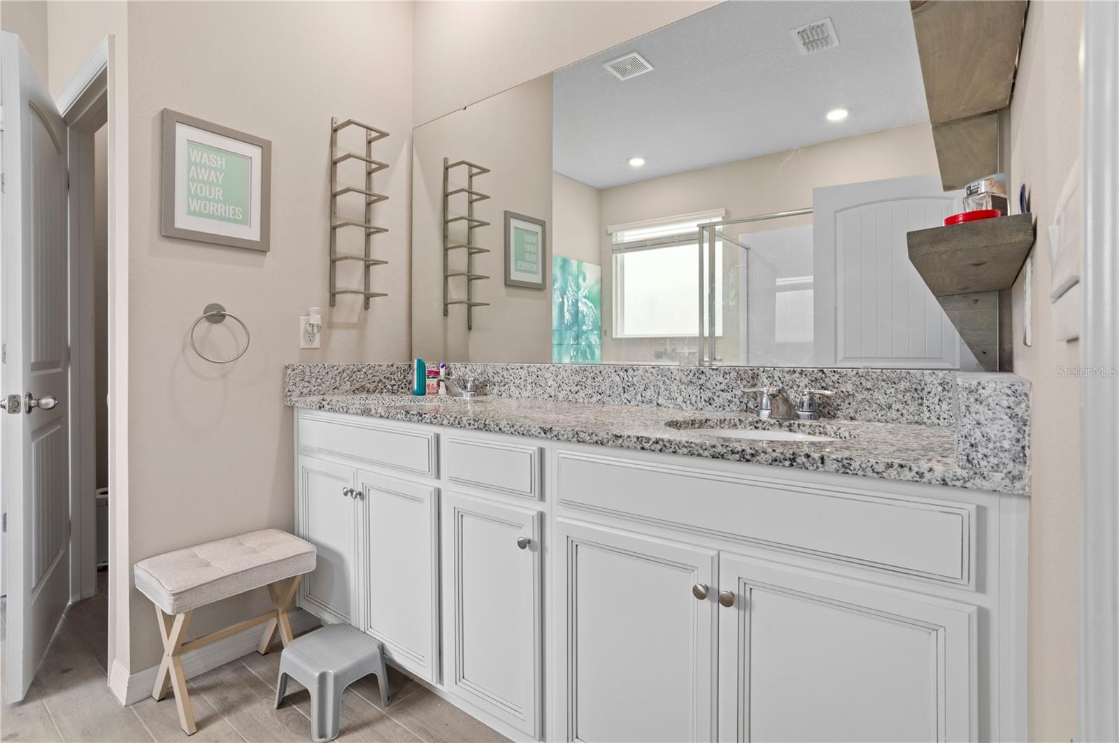 VICTORIA OAKS PH C - Residential