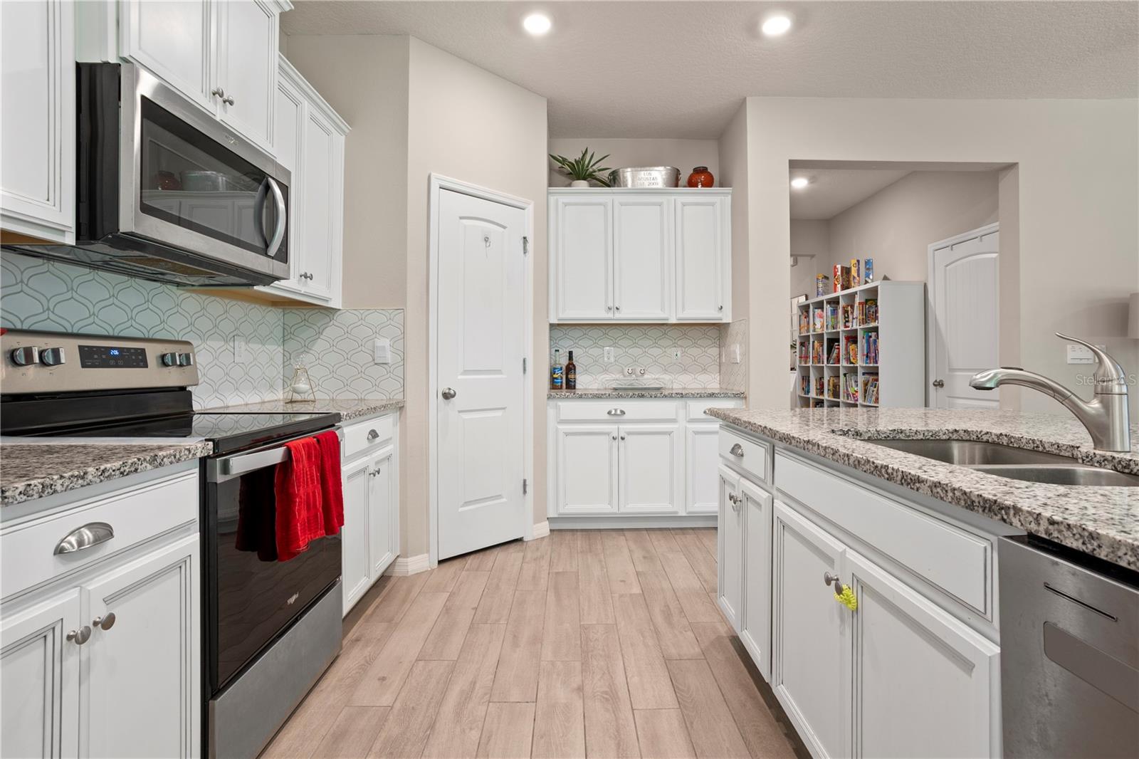 VICTORIA OAKS PH C - Residential