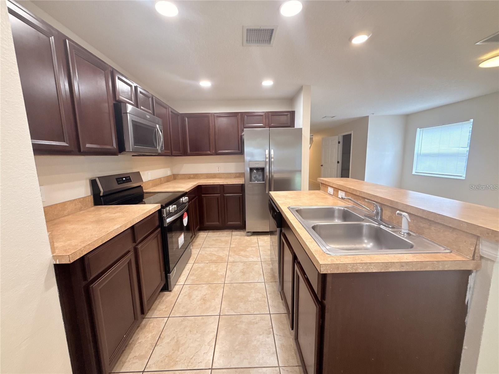 LYNWOOD/SOUTHMEADOW PH 18 - Residential Lease