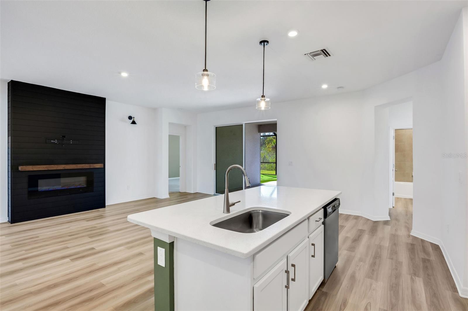 TREVESTA PH II-A - Residential Lease