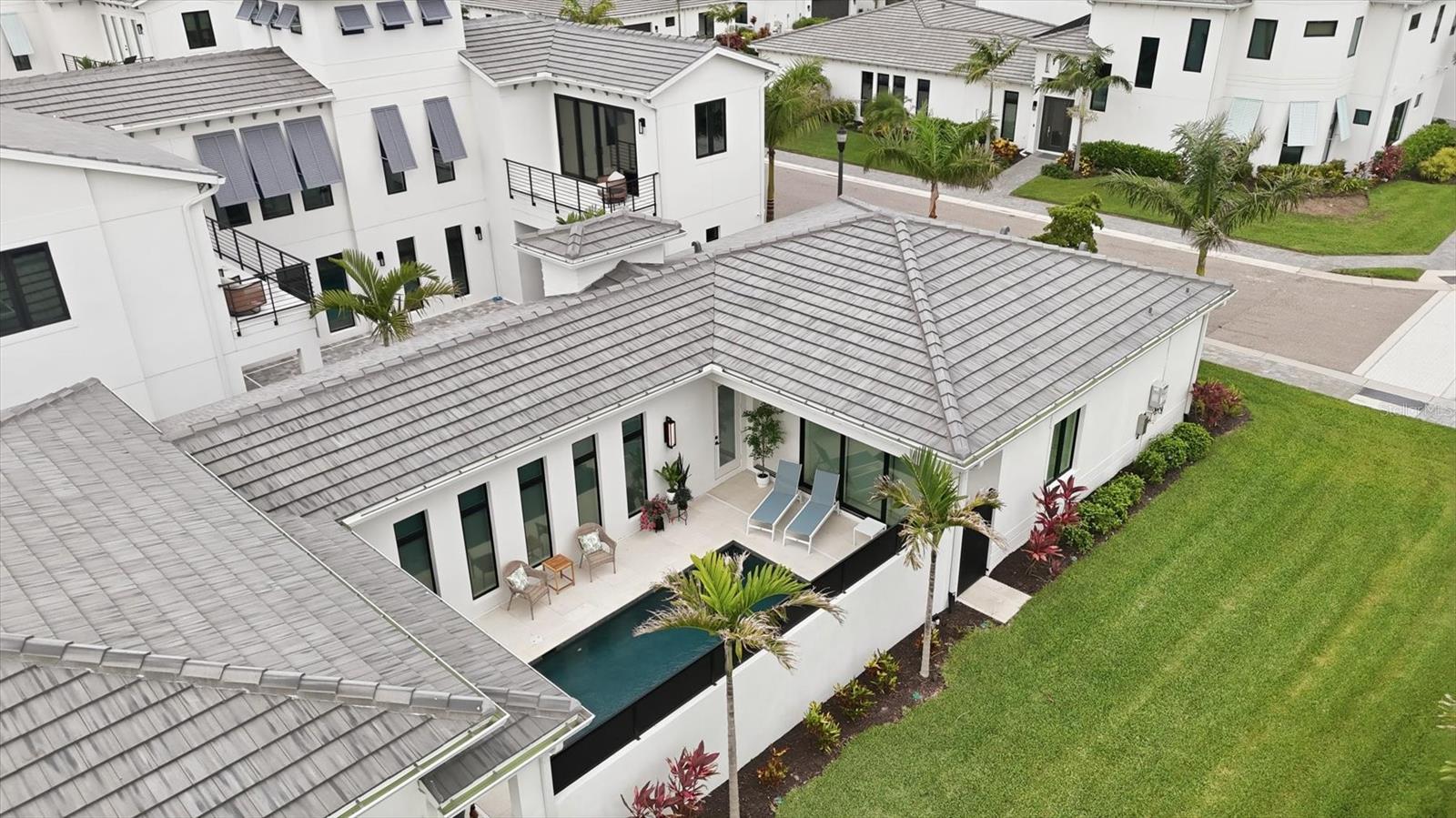 AQUA LAGOON - Residential