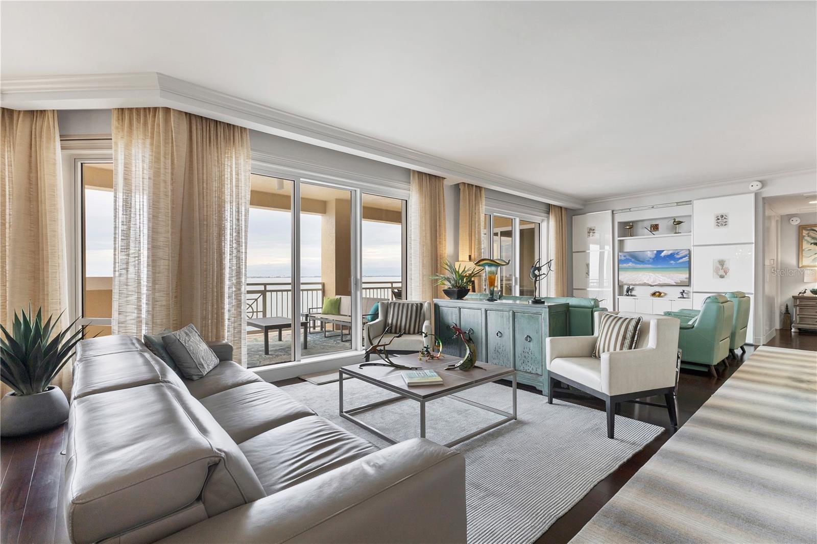 THE TOWER RESIDENCES - Residential