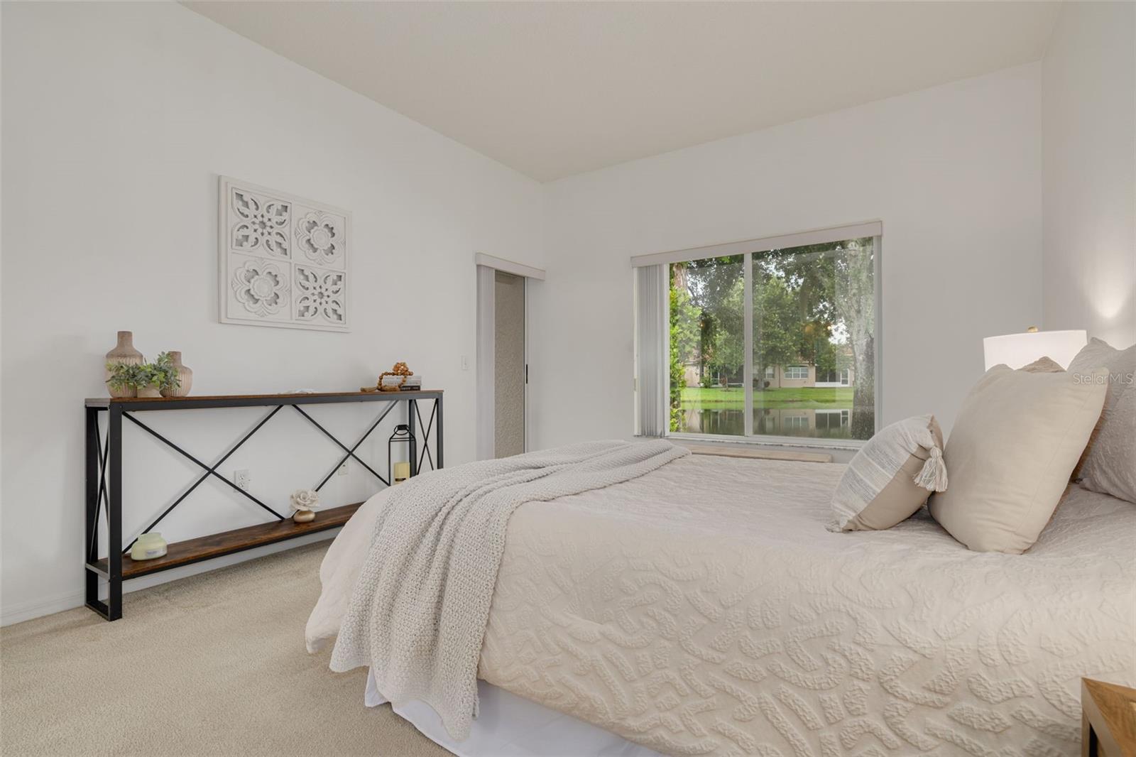 SALEM SQUARE - Residential