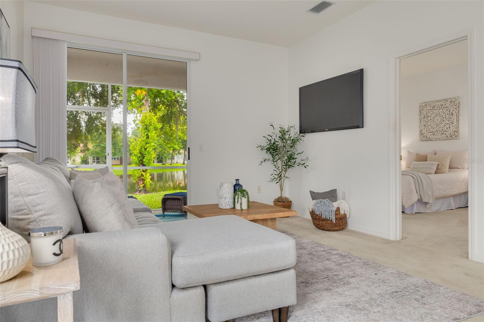 SALEM SQUARE - Residential