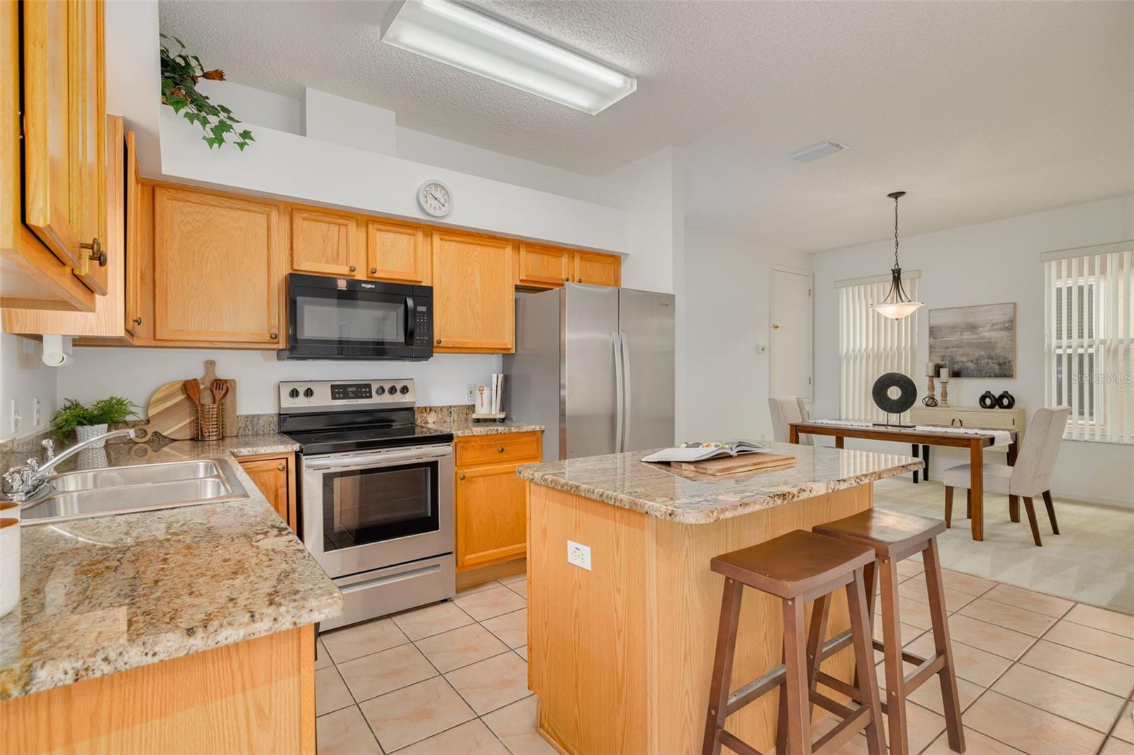 SALEM SQUARE - Residential