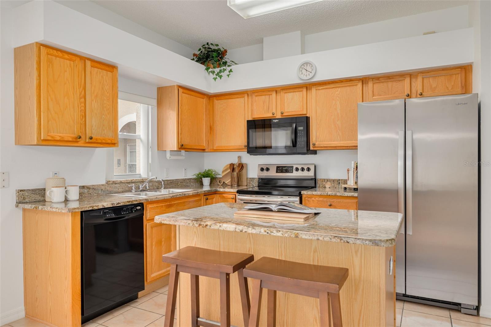 SALEM SQUARE - Residential