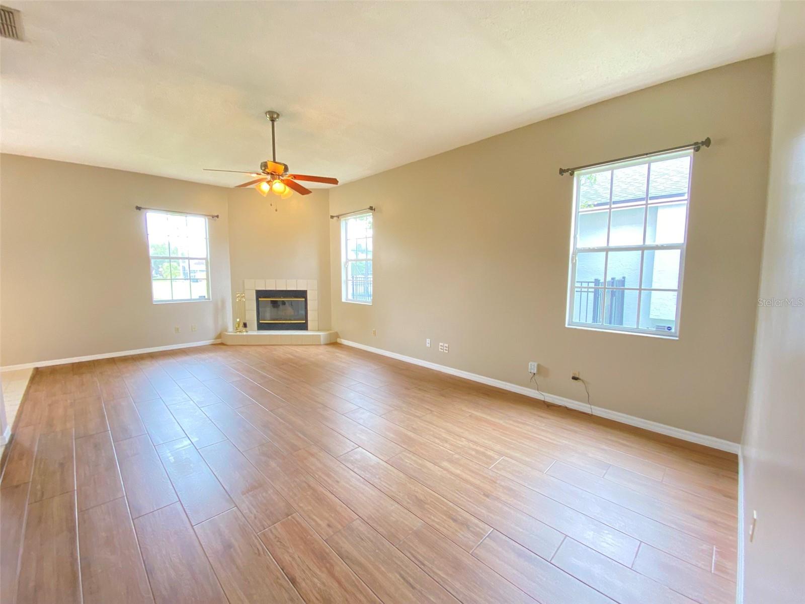 HUNTERS CREEK TR 235B PH 04 - Residential Lease