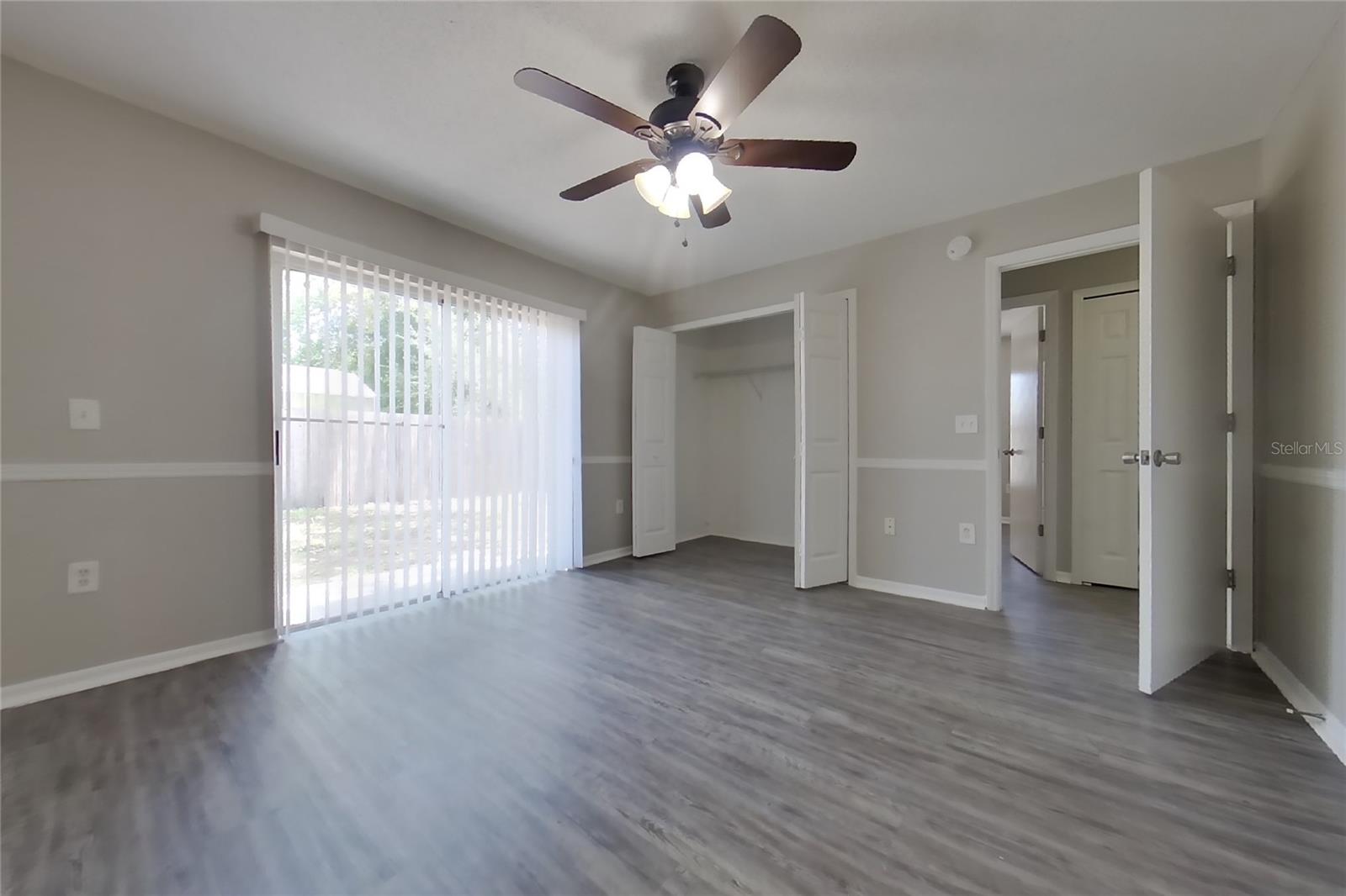 OAKS SUMMIT LAKE - Residential Lease