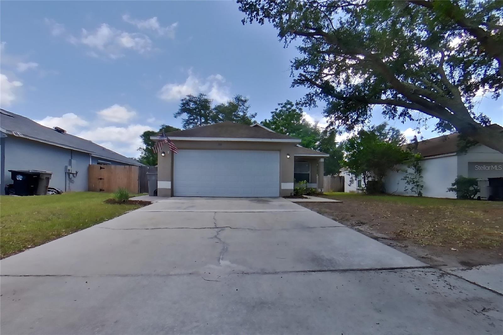OAKS SUMMIT LAKE - Residential Lease