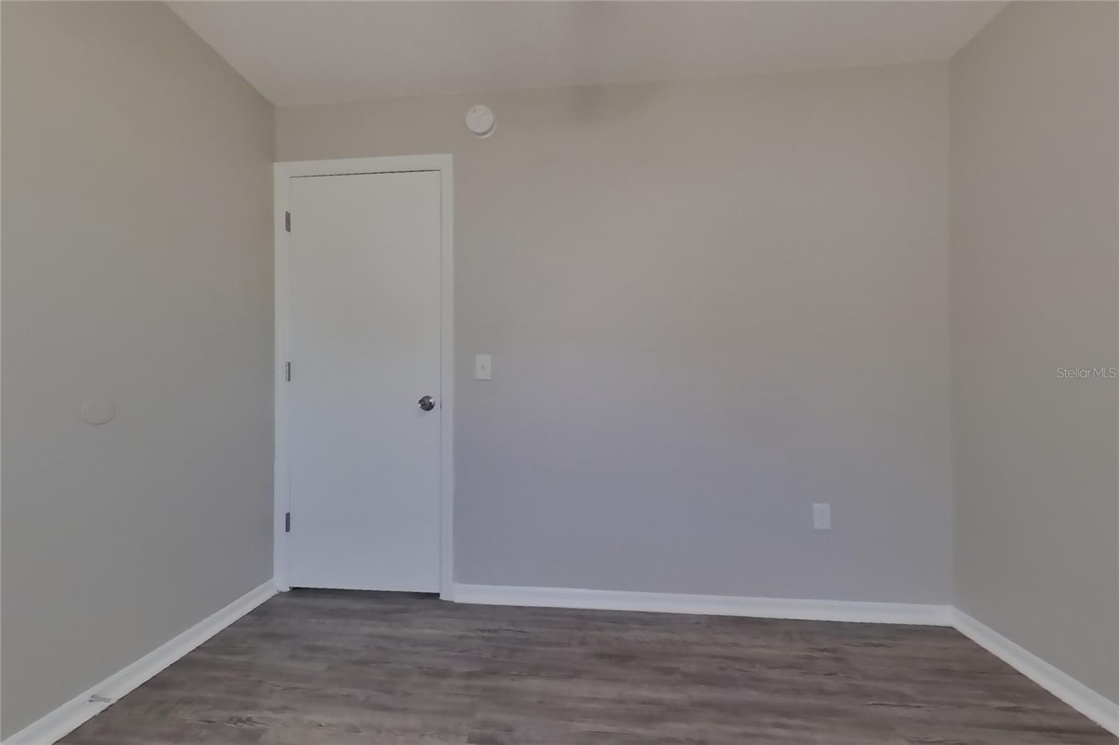 OAKS SUMMIT LAKE - Residential Lease