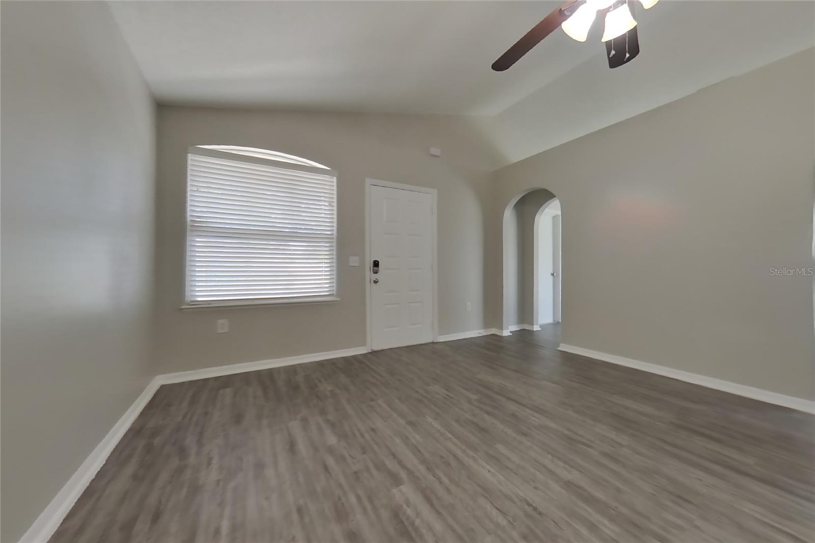 OAKS SUMMIT LAKE - Residential Lease