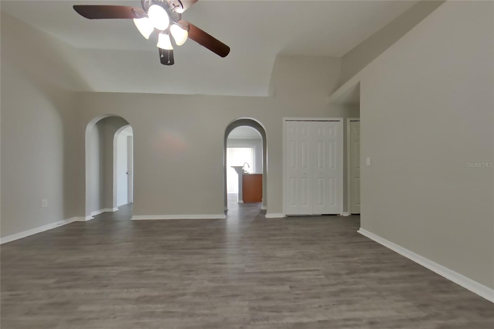 OAKS SUMMIT LAKE - Residential Lease