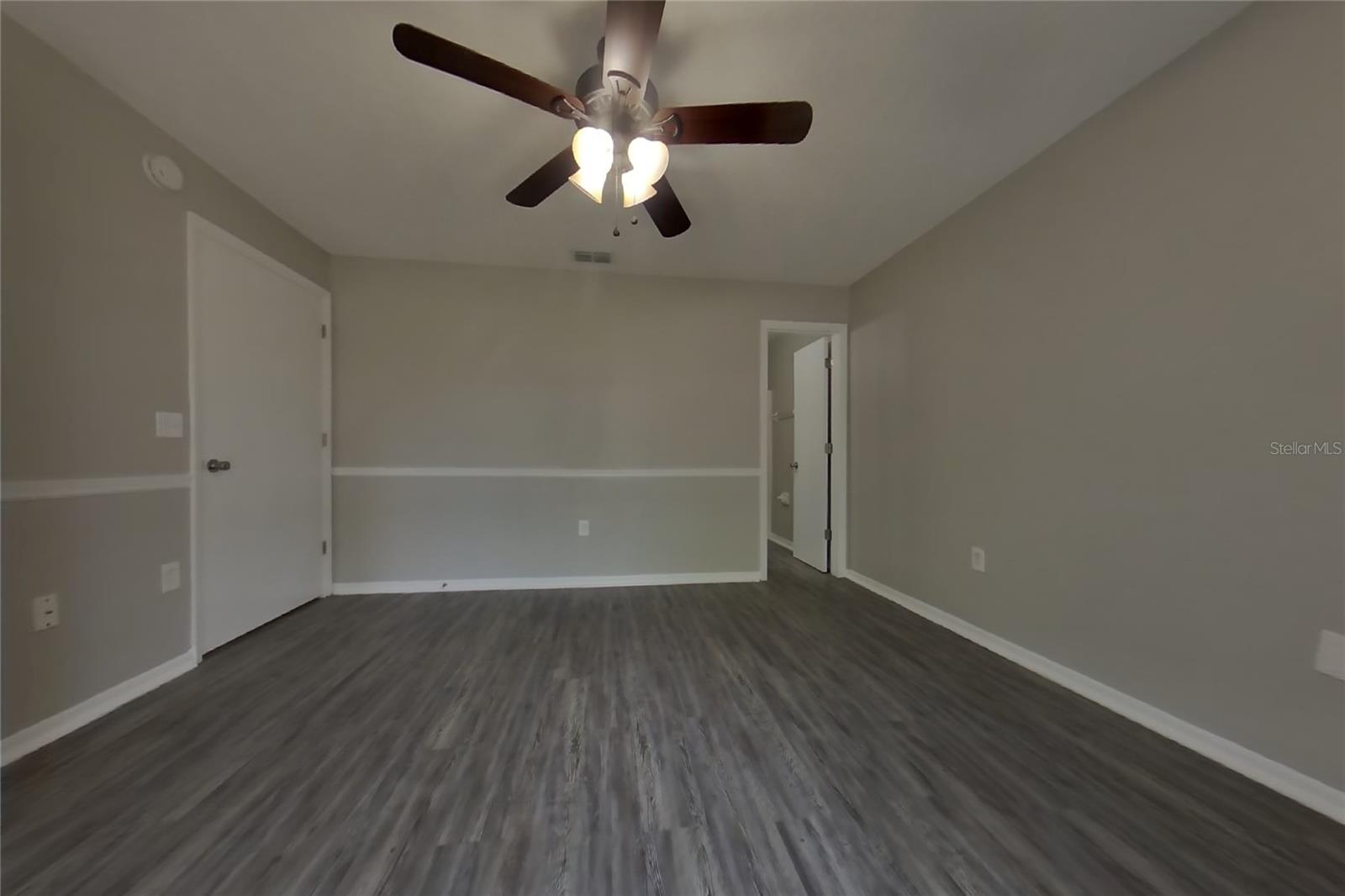 OAKS SUMMIT LAKE - Residential Lease