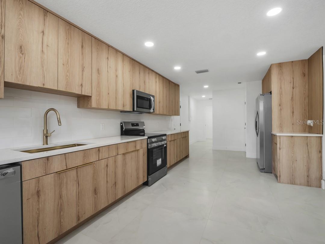 ARMENIA ACRES - Residential