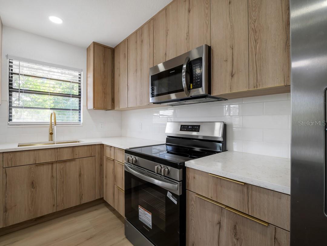 ARMENIA ACRES - Residential