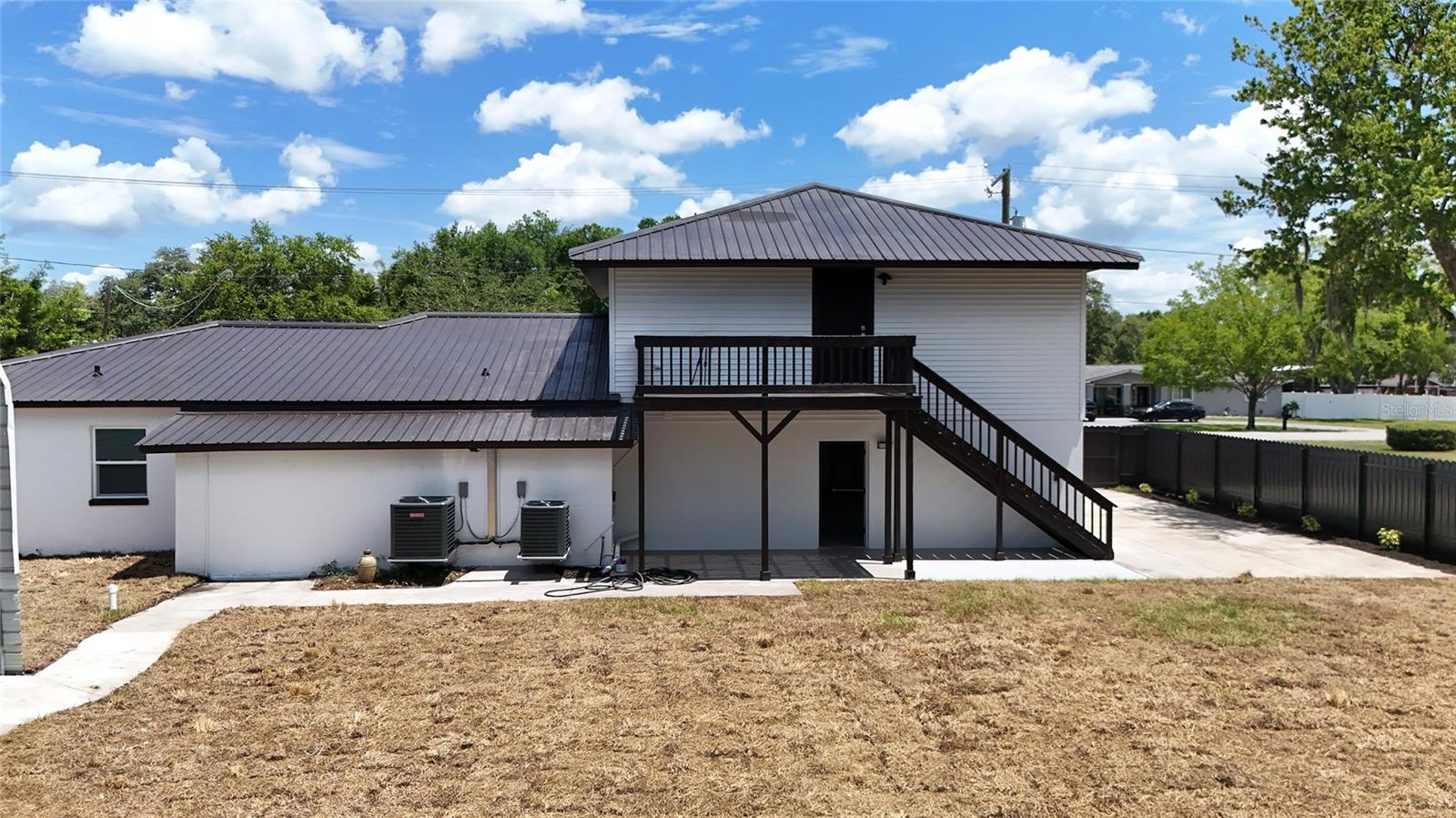 ARMENIA ACRES - Residential