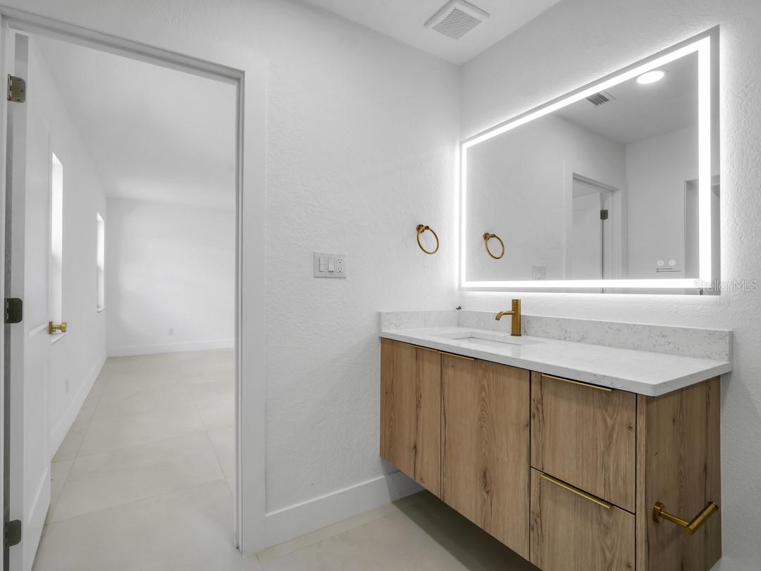 ARMENIA ACRES - Residential