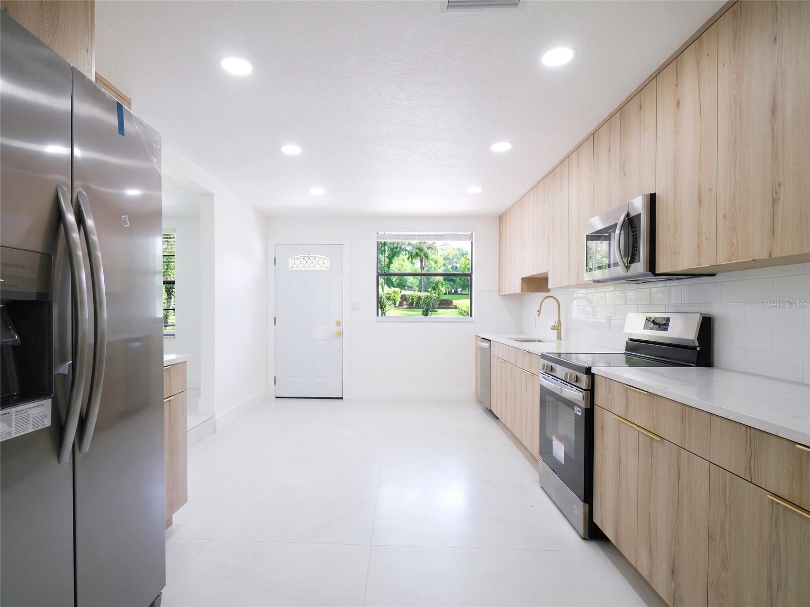 ARMENIA ACRES - Residential