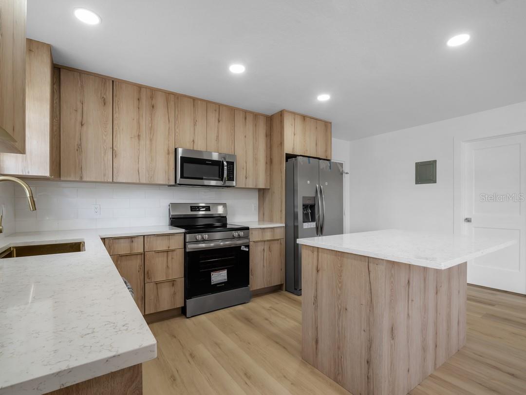 ARMENIA ACRES - Residential