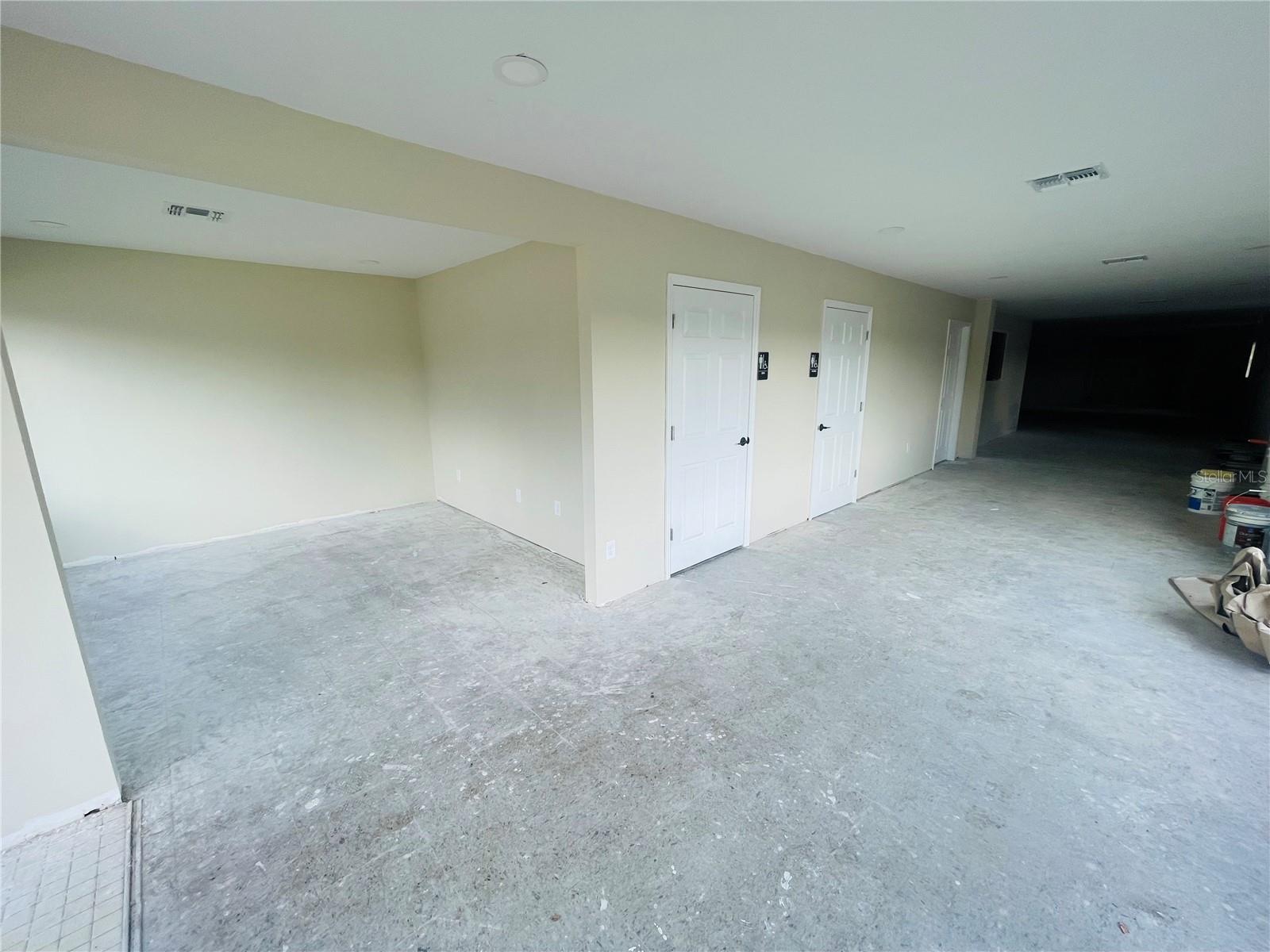 FLORIDA LAND & IMPROV CO ADD - Commercial Lease