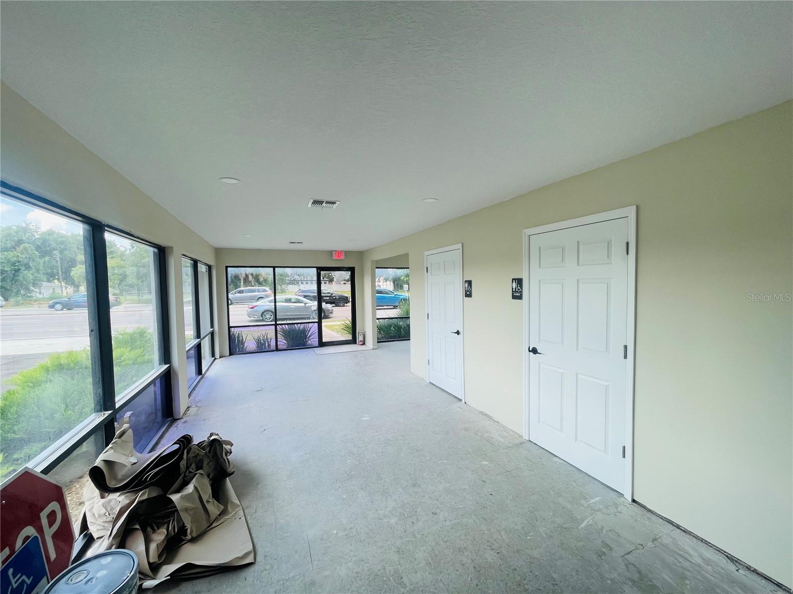 FLORIDA LAND & IMPROV CO ADD - Commercial Lease