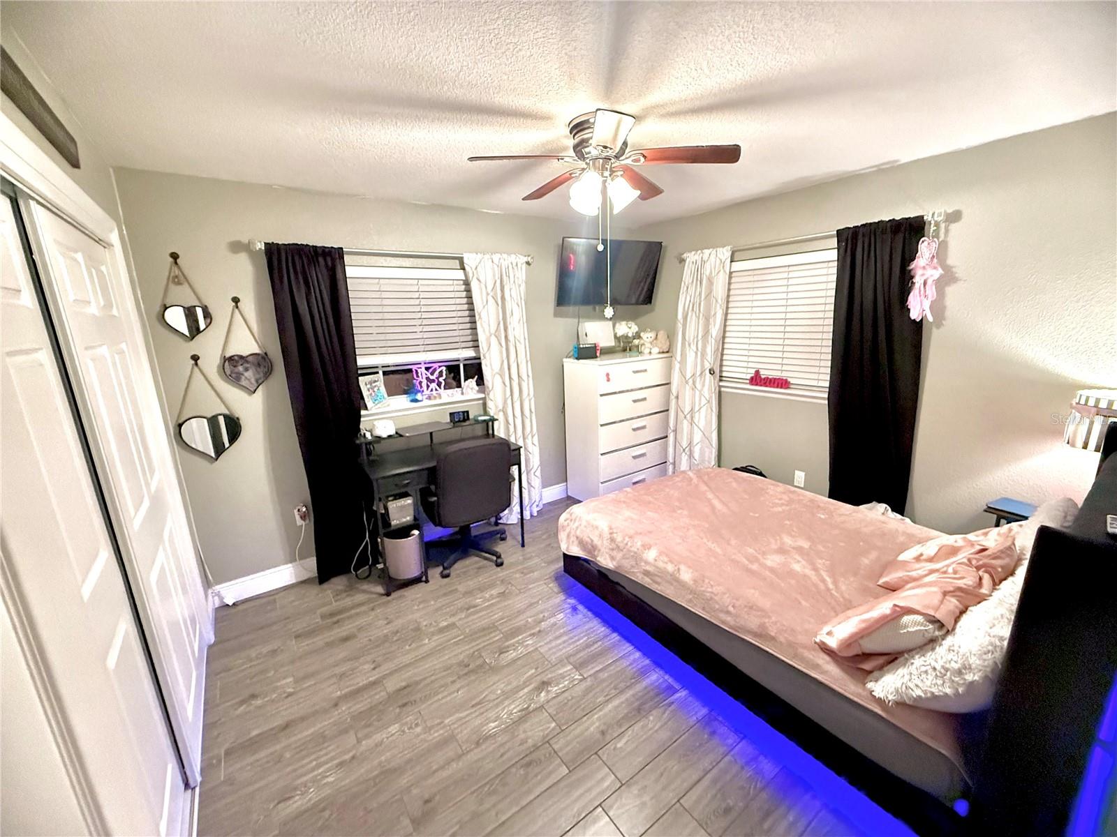 WINDSOR PARK FIRST UNIT - Residential